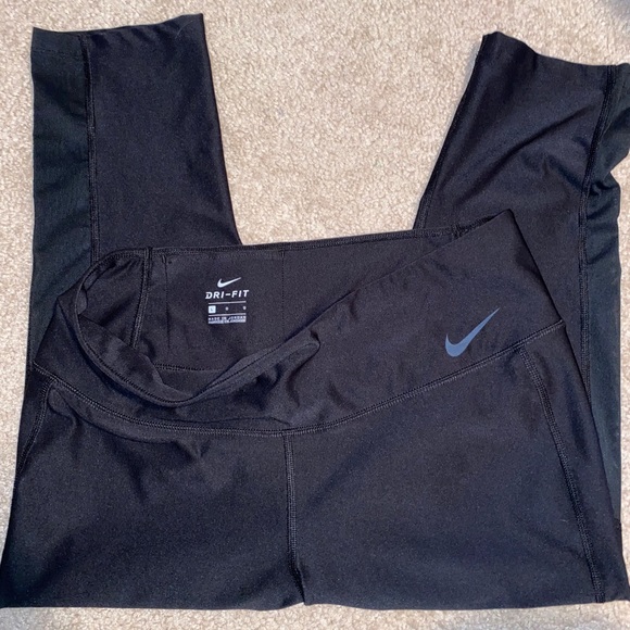 Nike Capri Leggings - Picture 1 of 2